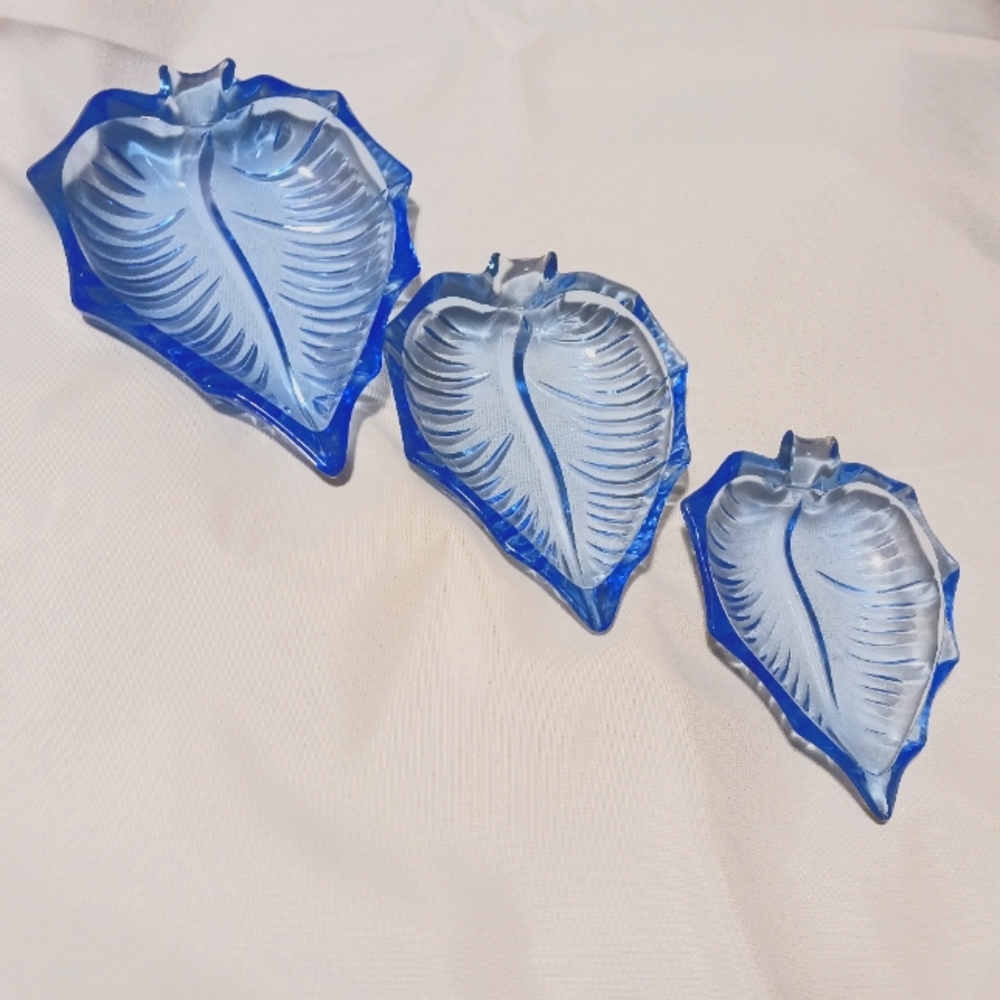 Light Blue Glass Leaf tray set